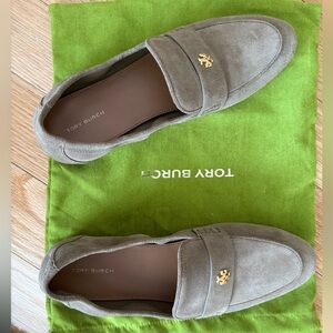 Tory Burch Suede Taupe Loafers with Gold Accent   NEVER WORN   Brand new